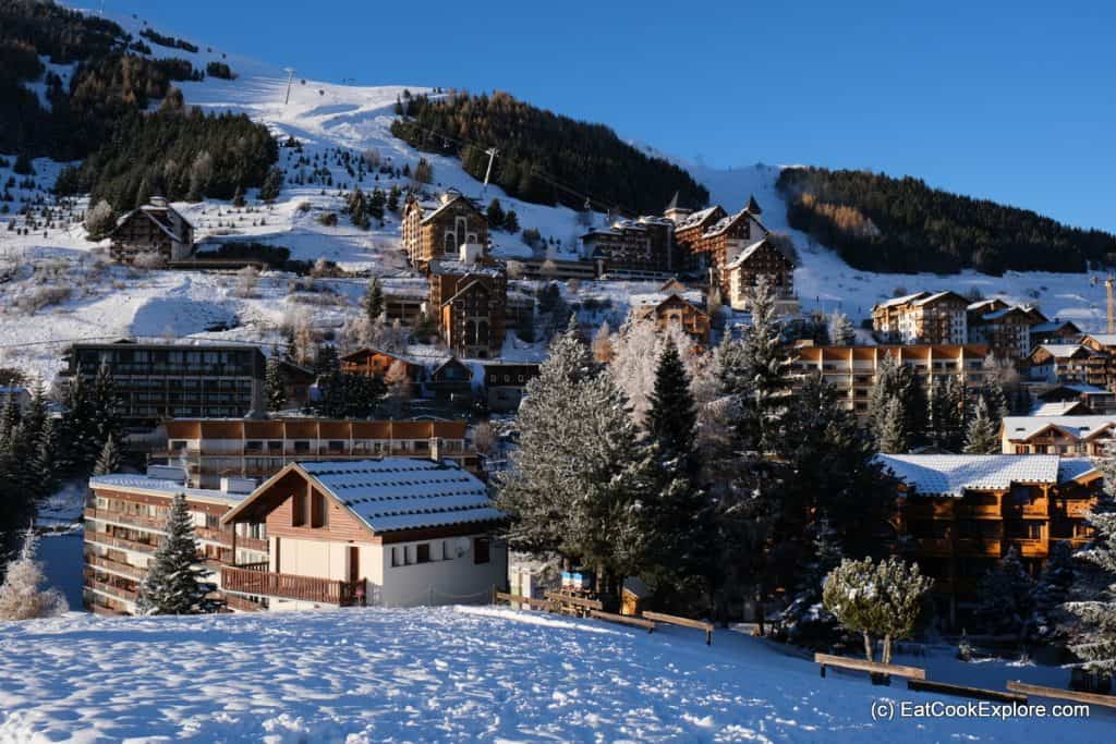 Les Deux Alpes法兰西雪山和蓝天空